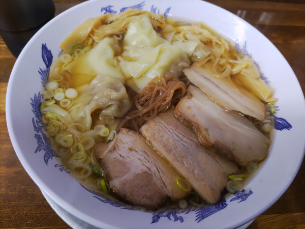 「れんこん麺 ワンタンメン（旧まのけ）1230円」@支那そば へいきち 旭店の写真