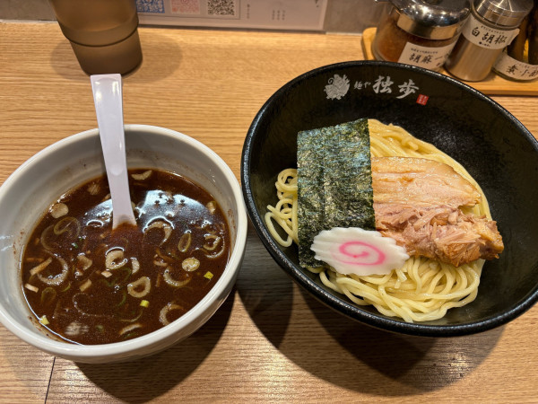 「(醬油)つけそば(1000円)」@麺や独歩 昭島本店の写真