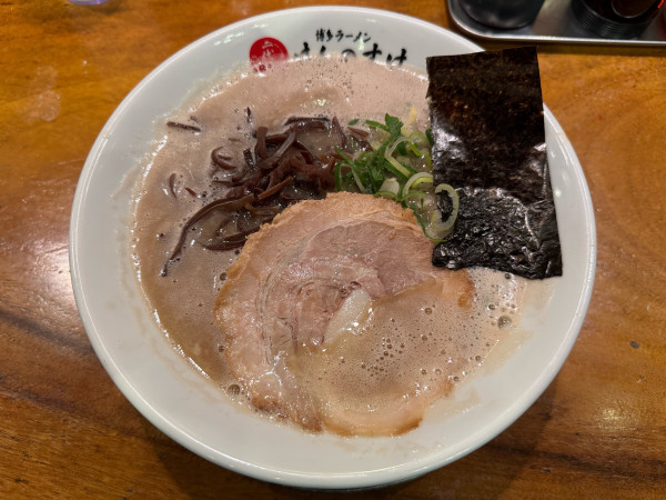 「ラーメン　920円」@羽釜豚骨博多ラーメン 二代目けんのすけ 本店の写真
