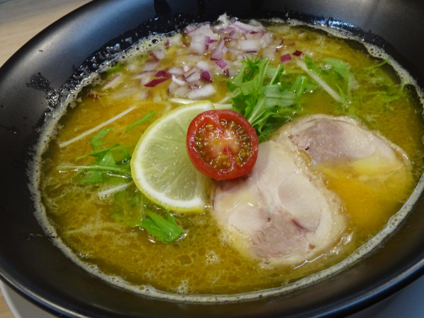 「濃厚鶏そば（醤油）950円」@鶏そばや おのの写真