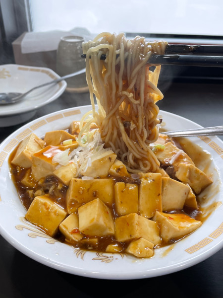 「まぜ麺　麻婆豆腐　￥８８０」@中華料理 栄徳の写真