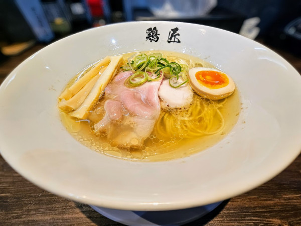 「白ワイン仕立て丸鶏塩そば」@麺工房 鶏匠の写真