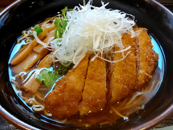 「豚カツラーメン（ライス付き：980円）」@なかうらわ食堂の写真