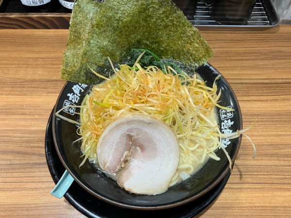 「ネギラーメン(並) 1180円」@横浜家系ラーメン 壱角家 原宿店の写真