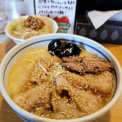 塩ちゃーしゅーめんとネギご飯🍚