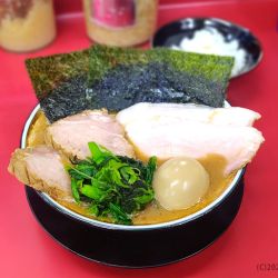 愛盛りチャーシュー麺 大盛（＋味玉子）