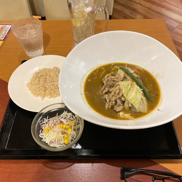 「３品を選択できるスープカリー（緑）2辛」@スパイスピエロ 横浜鶴見店の写真