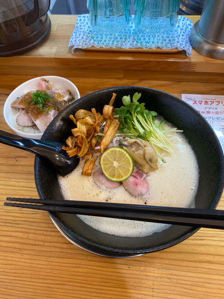 「鶏泡牡蠣塩ラーメン」@鶏泡そば 草戸ベースの写真