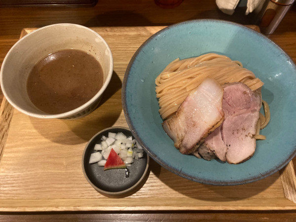 「濃厚つけ麺(大盛り)」@いかれたNOODLE Fishtonsの写真