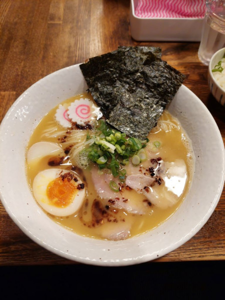「特製鶏白湯ラーメン＋牡蠣醤油卵かけごはん」@麺屋 藤しろ 目黒店の写真