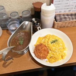 オムライス風キーマカレー