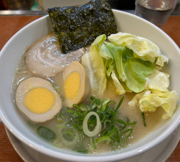 「らーめん+味玉+替玉(高菜)」@ぶたの旨味らーめん とんくるの写真