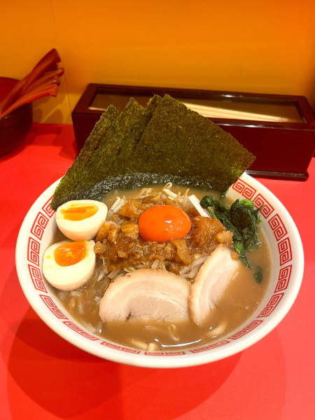 「濃厚特製黒背脂らーめん」@銀座紫龍改の写真