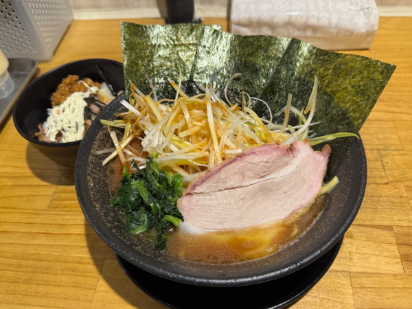 「和えネギラーメン＋半チャーシュー丼」@麺家 燻の写真