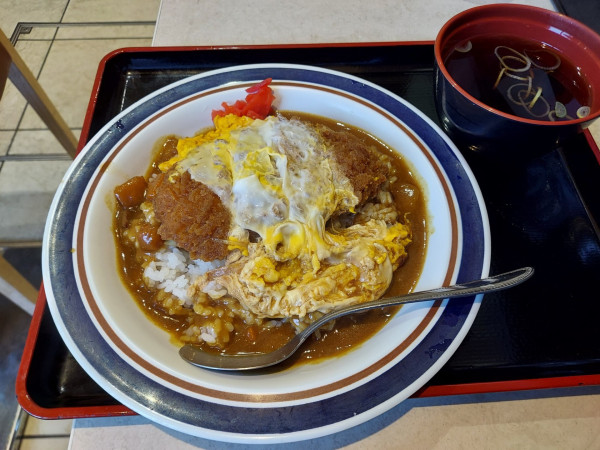 「かつ丼カレーライス 700円」@名代 富士そば 武蔵境店の写真