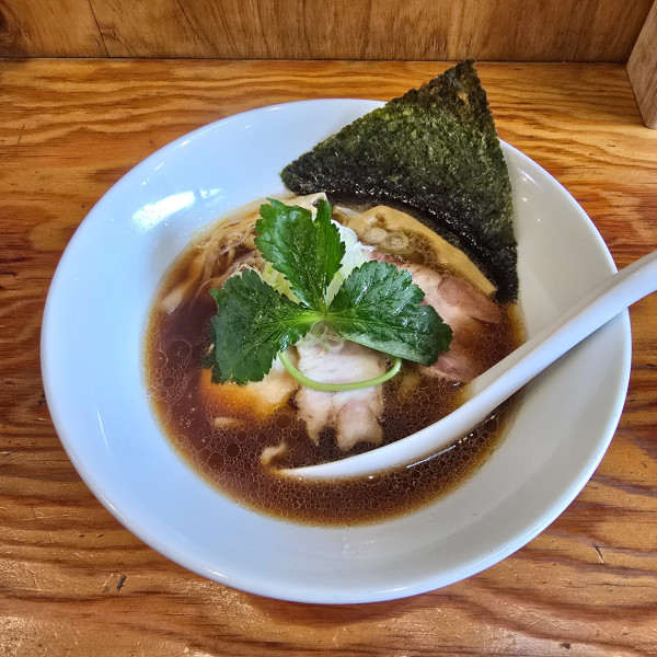 「手揉み中華そば醤油」@麺や晴心の写真