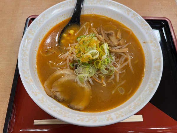 「味噌ラーメン　中辛」@ホテーフーヅ 伊那店の写真