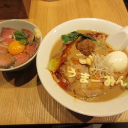 限定　うまーみん肉味噌たんたん麺（１５００円）他