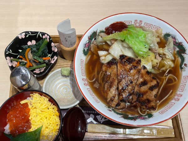 「十勝豚焼肉汁醤油らーめん　北海道小丼セット　￥１８５９」@㐂久好 イオンモール東浦店の写真