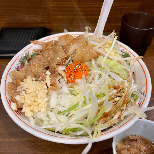 「汁なし250g〝ニンニク・アブラオオメ〟」@男気らーめんアカギ 新田木崎店の写真