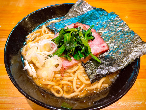 「醤油ラーメン（900円）」@らぁーめん 滿帆家の写真