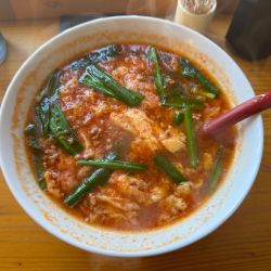 辛麺(3辛.こんにゃく麺)890円(税込980円)