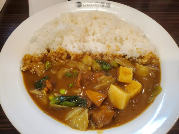 「チキンと春の彩りカレー・300g・3辛」@カレーハウスCoCo壱番屋 JR石川町駅南口店の写真