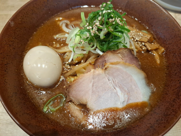 「味玉赤味噌ラーメン１２００円」@九段下 中路の写真