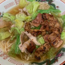 熟成炙りホルモン肉汁醤油らーめん