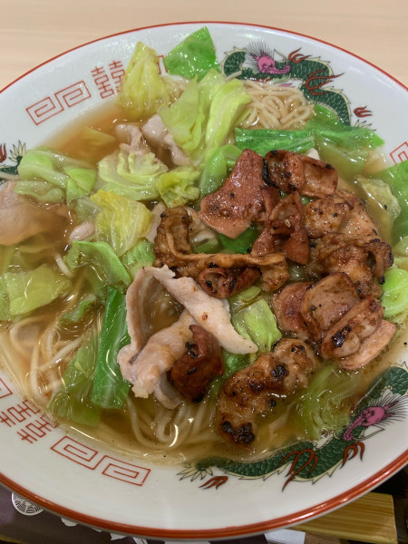 「熟成炙りホルモン肉汁醤油らーめん」@十勝豚丼専門店 㐂久好 イオンモールいわき小名浜店の写真