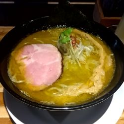 濃厚牡蠣らぁ麺（９８０円）