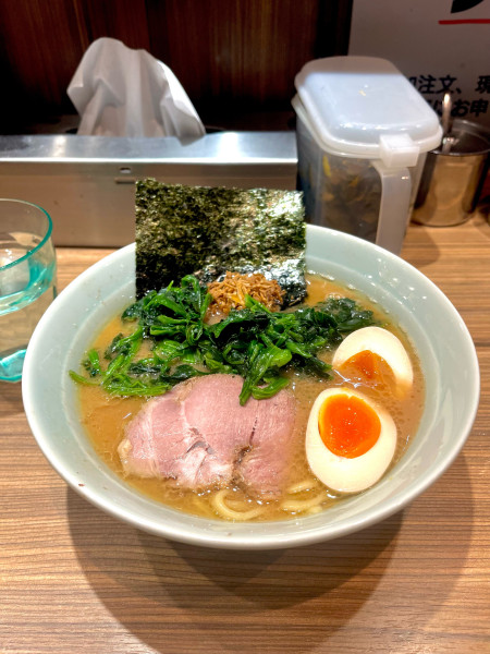 「【限定】味噌 ほうれん草味玉」@横浜らーめん渡来武 総本店の写真