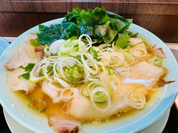 「わかめ中華そば【850円】」@新橋ニューともちんラーメン 川崎駅前店の写真