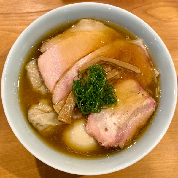 「特製（豚チャーシュー）煮干しそば ¥1,650 麺大盛 ¥200」@中華そば しば田の写真