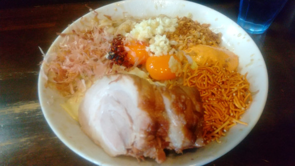 「まぜそば大+豚マシ」@ハイマウントJ つくば店の写真