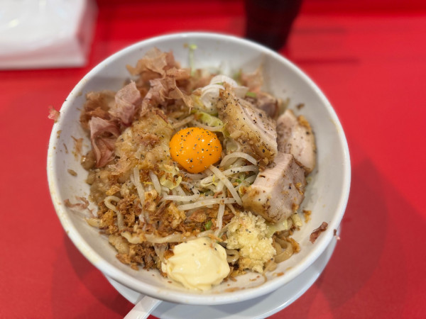 「汁無し少なめ150gニンニク少なめマヨ普通＊オープン記念無料」@豚ノヴァ 零 神田水道橋店の写真