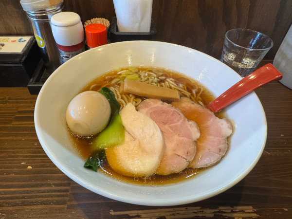 「醤油(味玉付)ラーメン」@らぁ麺や 百代の写真