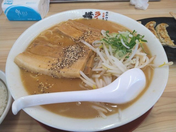 「煮込みばら肉ラーメン」@ラーメン 横綱 吉祥院本店の写真