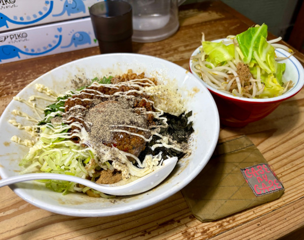 「ジャンクまぜ＋ヤサイ＋追い飯多め」@麺 酒 やまのの写真
