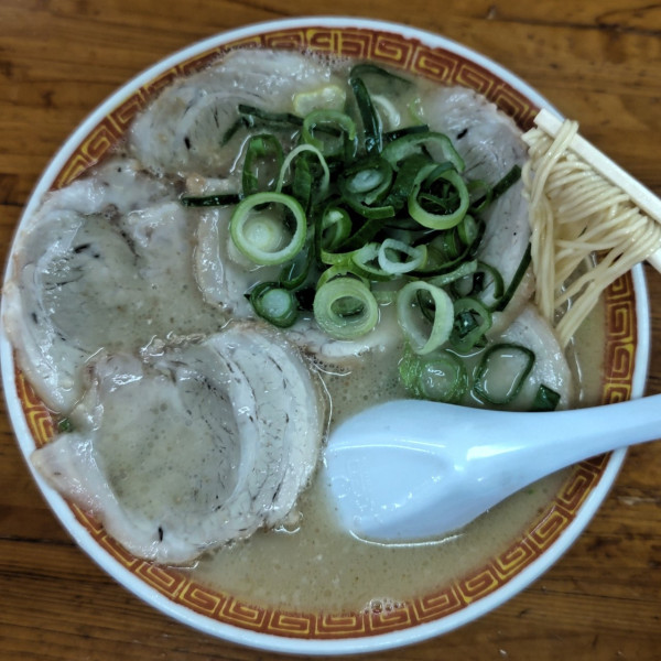 「チャーシュー麺(700円)＋替玉(150円)」@一九ラーメン 大橋本店の写真