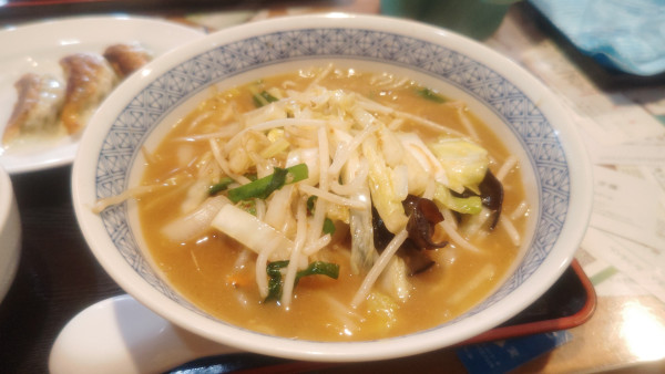 「味噌ラーメンセット１０５０円（餃子3＋小ライス）」@中華ぴいたんの写真