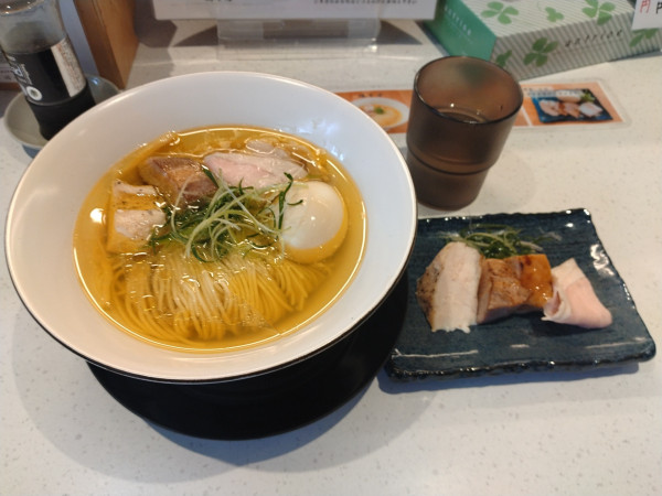 「【鶏淡麗】特製中華そば(塩)¥1300-」@中華そば 九道の写真