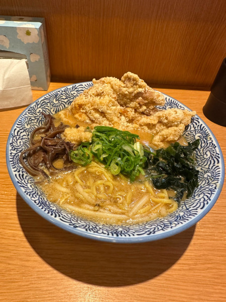 「豚バラザンギのせ札幌熟成味噌」@麺や 虎鉄 京都拉麺小路店の写真
