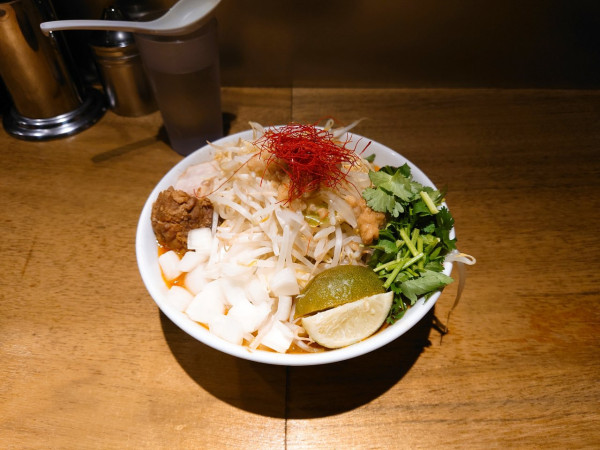 「【限定】トムヤムラーメン」@MEN YARD FIGHTの写真