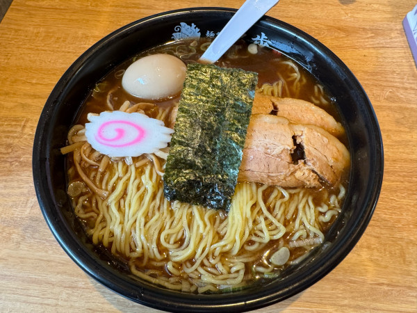 「特製魚介中華そば特盛」@麺や独歩 昭島本店の写真