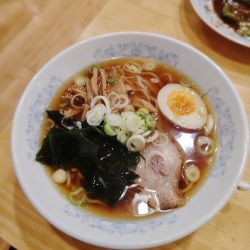 満州しょうゆラーメン(550円)