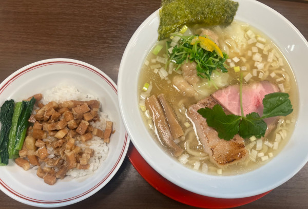 「わんたん麺(塩)950円+ルーロー飯300円」@中華そば 麦笑 本所吾妻橋店の写真