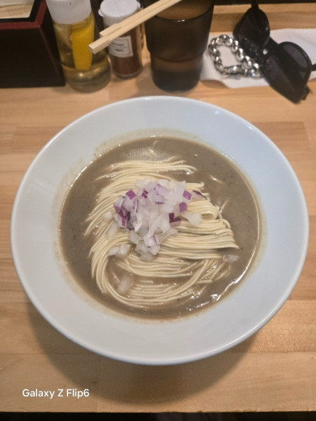 「かけ濃厚ニボ」@煮干ソバと米 今日の1番の写真