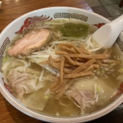 ワンタンメン塩　950円