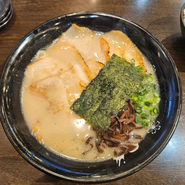 濃厚チャーシュー麺 1150円 ごはん200円